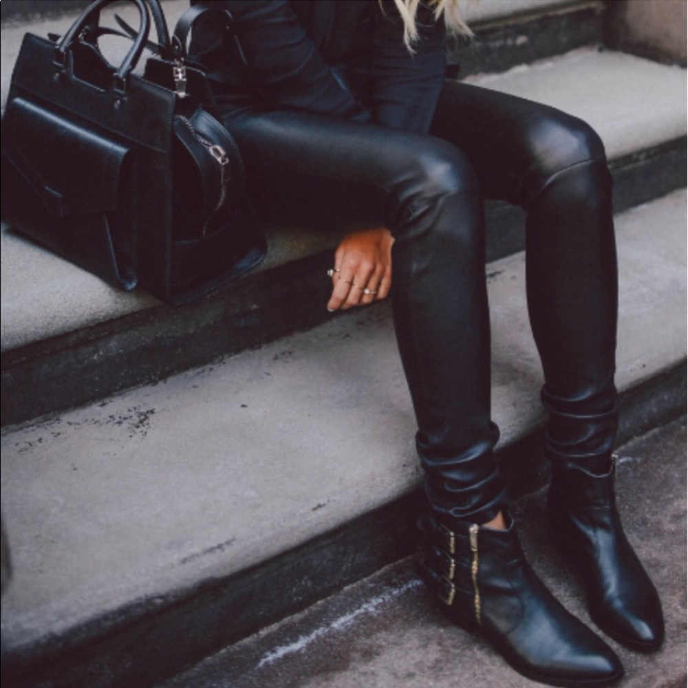 Best Selling || Matte Faux Leather Leggings
